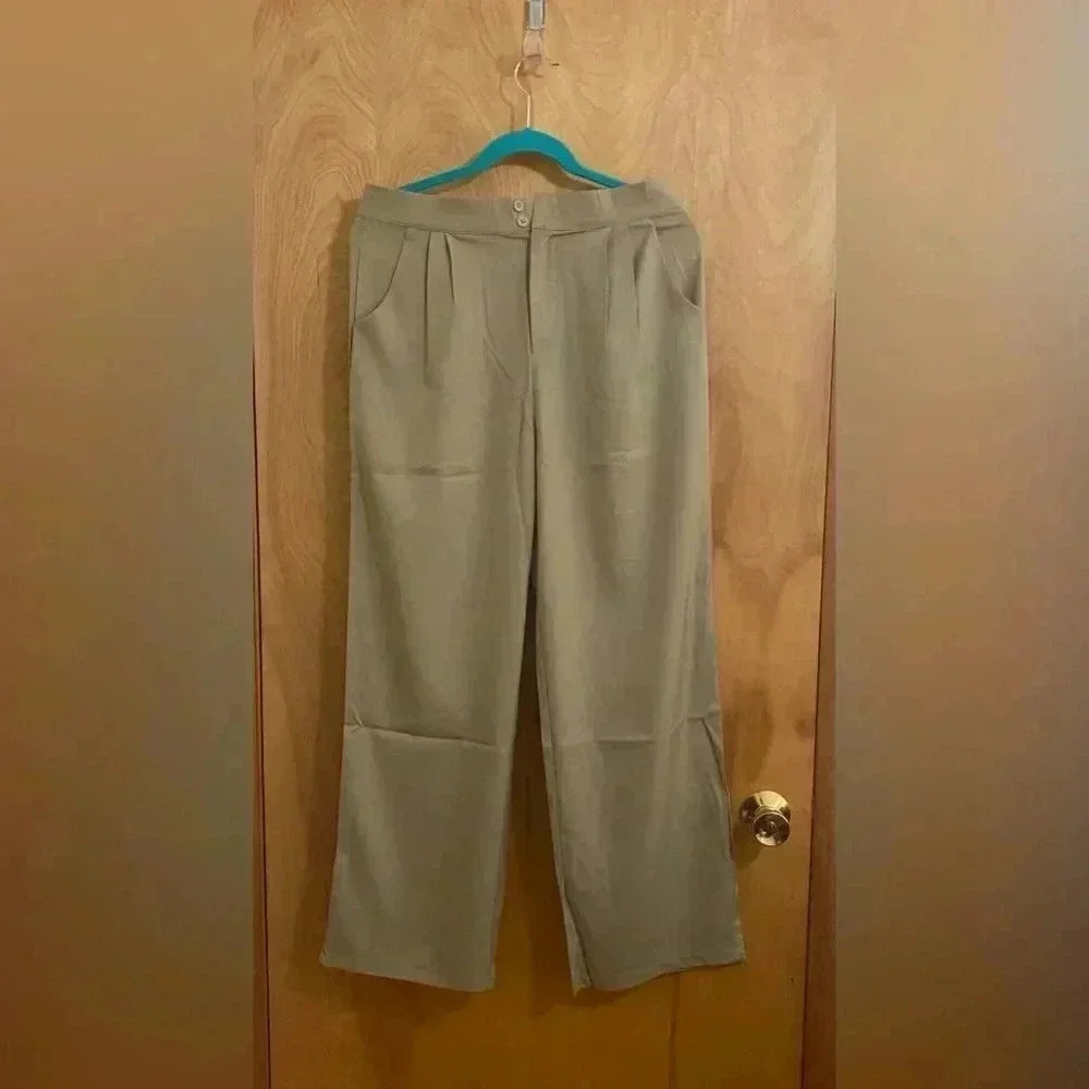 Source Unknown Women's Trousers In Tan And White - image 2